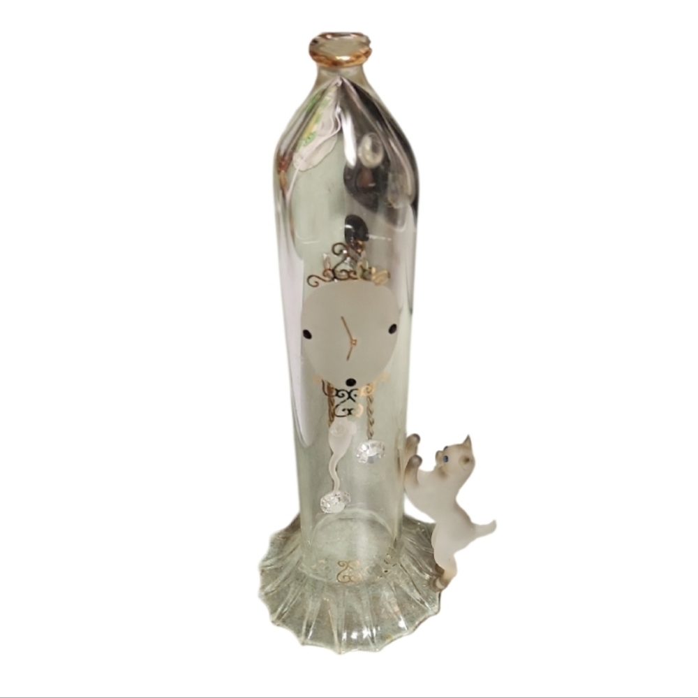 Vintage Glass Decorative Crystal Clock with Cat Design And Mouse